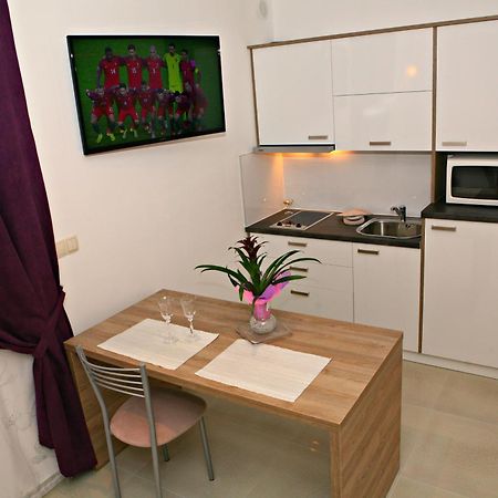Apartments Sanja โตรกีร์ ภายนอก รูปภาพ