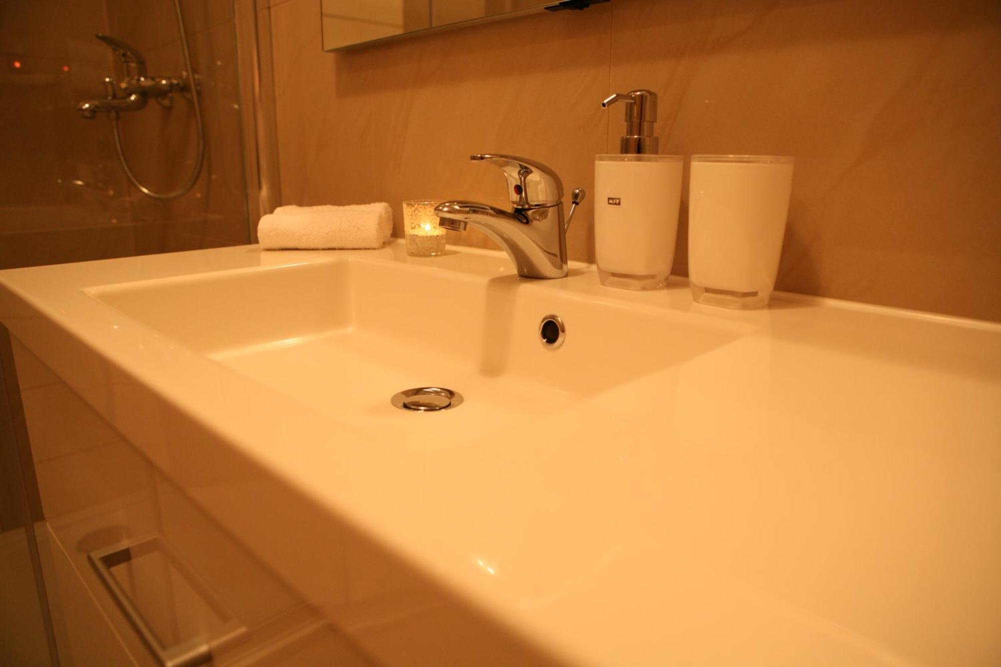 Apartments Sanja โตรกีร์ ภายนอก รูปภาพ