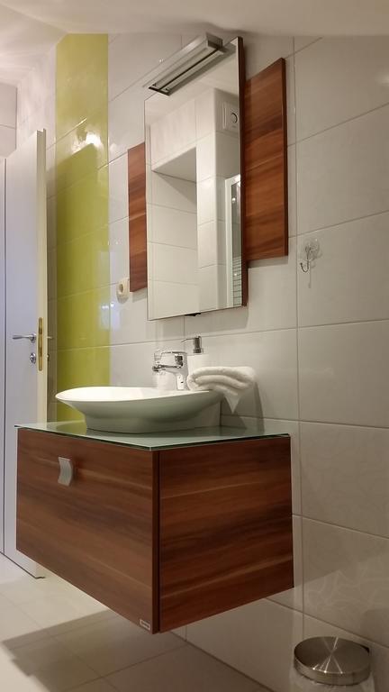 Apartments Sanja โตรกีร์ ภายนอก รูปภาพ