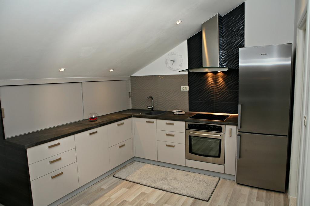 Apartments Sanja โตรกีร์ ภายนอก รูปภาพ