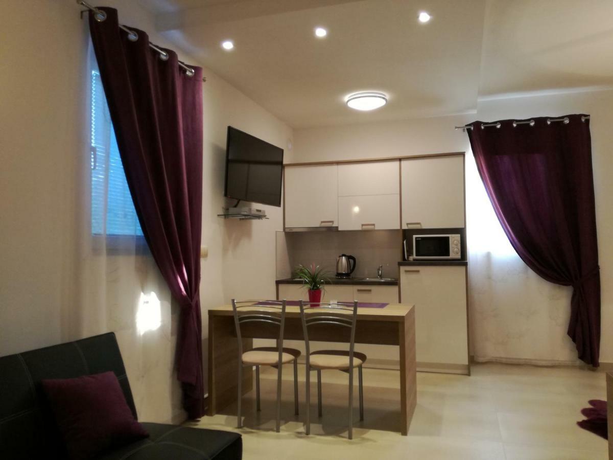 Apartments Sanja โตรกีร์ ภายนอก รูปภาพ
