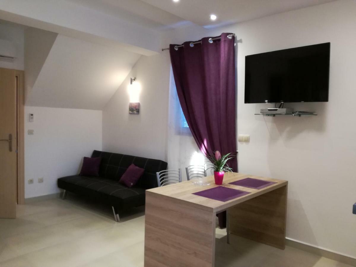 Apartments Sanja โตรกีร์ ภายนอก รูปภาพ